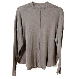 So Super Cozy Top Ribbed Long Sleeve Mock Turtleneck Pullover Top Rounded Hem ⬜️